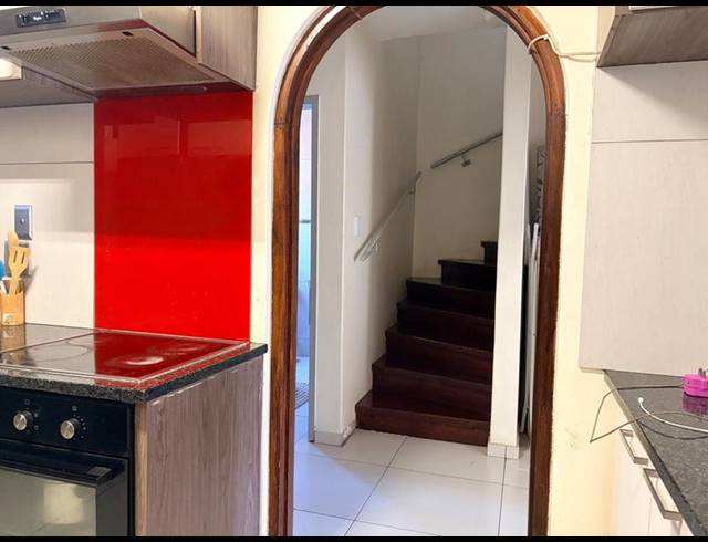 3 BEDROOM TOWNHOUSE FOR SALE IN SILVERTON